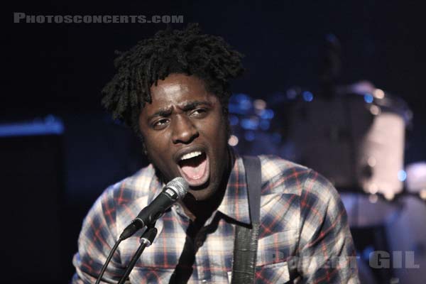 BLOC PARTY - 2007-01-22 - PARIS - Radio France (Studio 105) - Rowland Kelechukwu Okereke